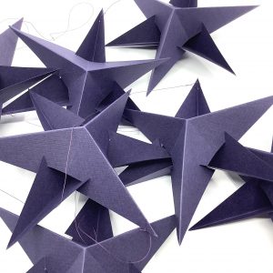 Mobile - tanzende Sterne - dunkles lila